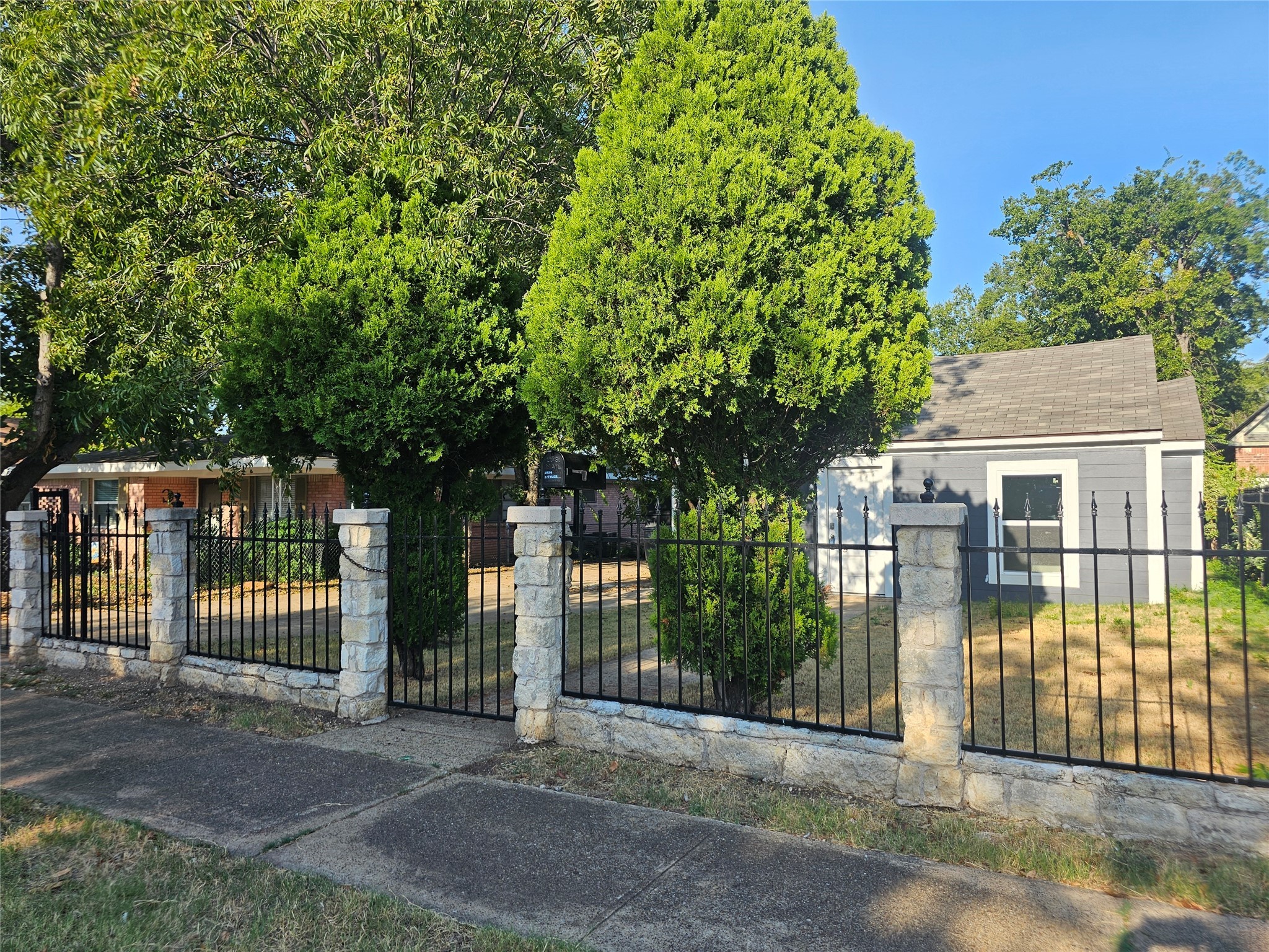 2426 Tyler Street S Dallas TX 75224