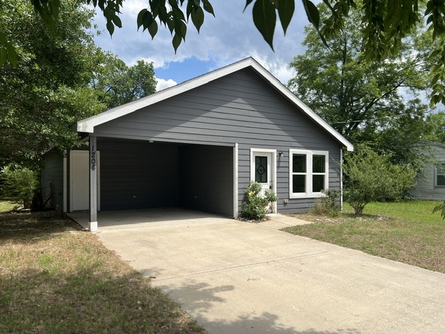 1204 Craddock Street Commerce TX 75428