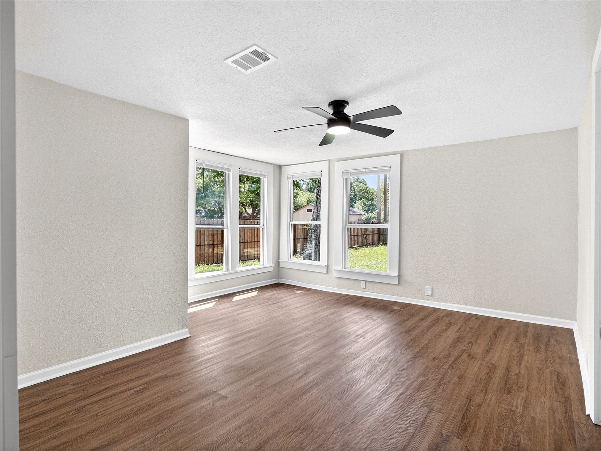 403 S Willomet Avenue Dallas TX 75208