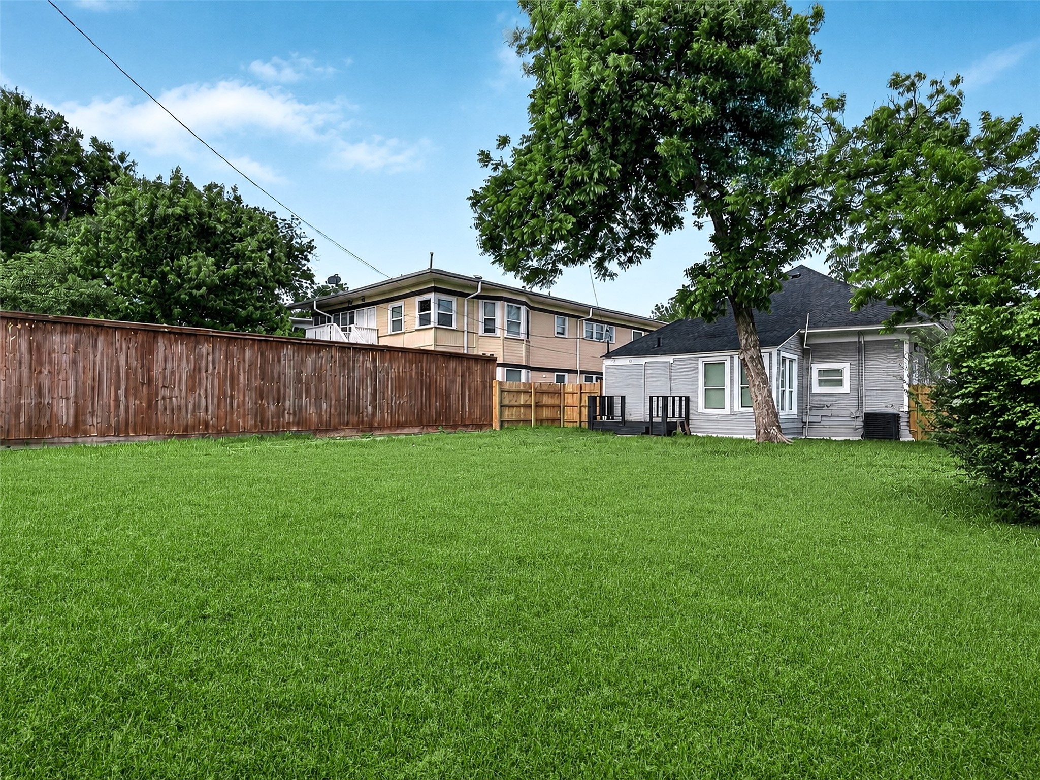 403 S Willomet Avenue Dallas TX 75208