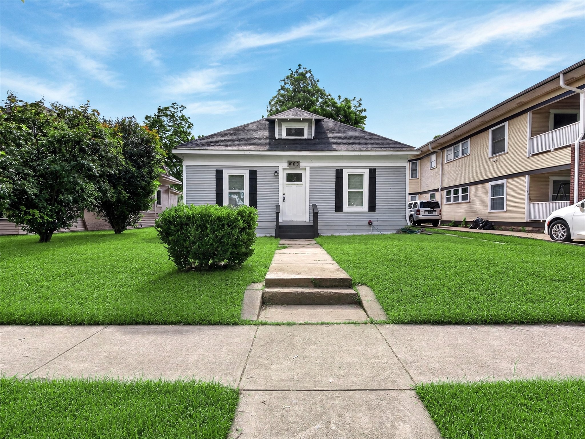 403 S Willomet Avenue Dallas TX 75208