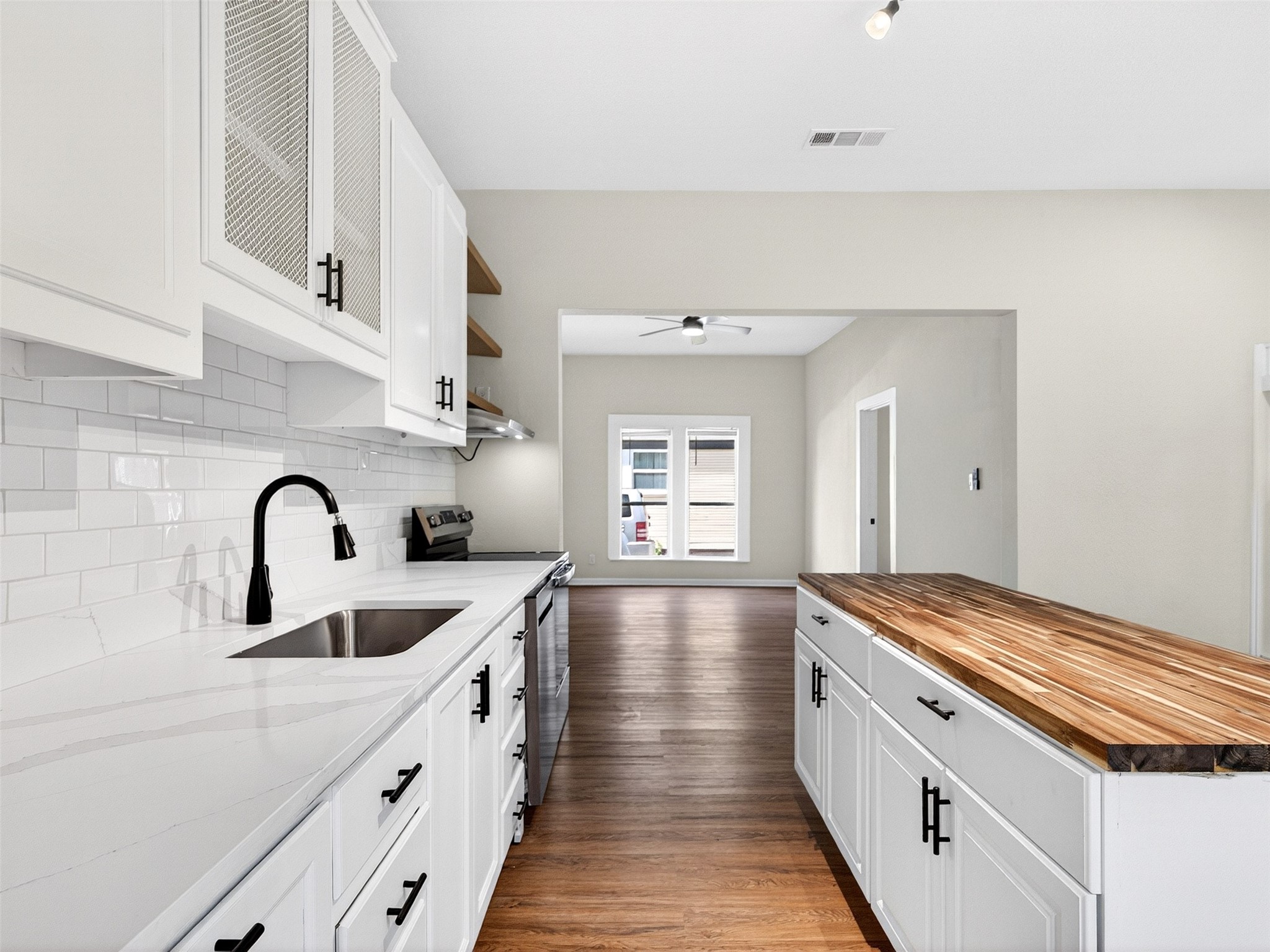 403 S Willomet Avenue Dallas TX 75208