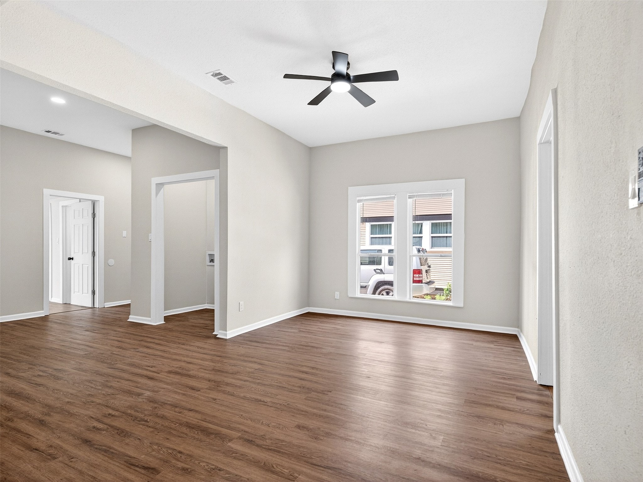 403 S Willomet Avenue Dallas TX 75208