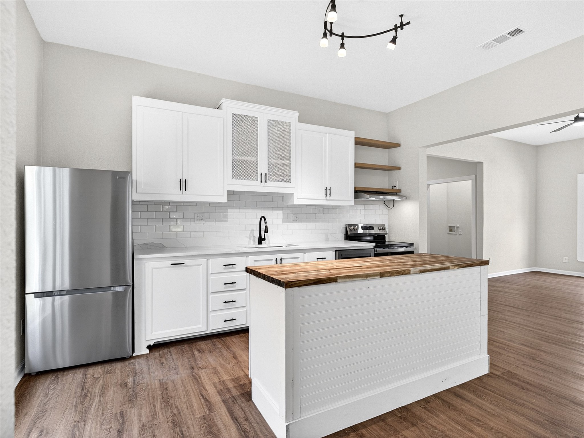 403 S Willomet Avenue Dallas TX 75208