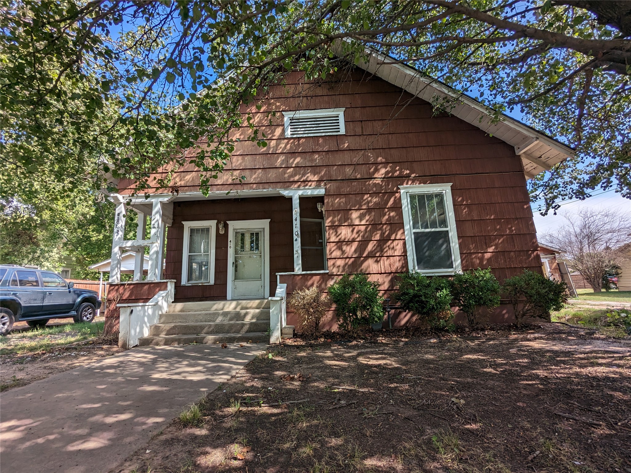 410 S Grand Avenue Gainesville TX 76240