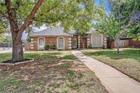 858 Valley Green Court Burleson TX 76028