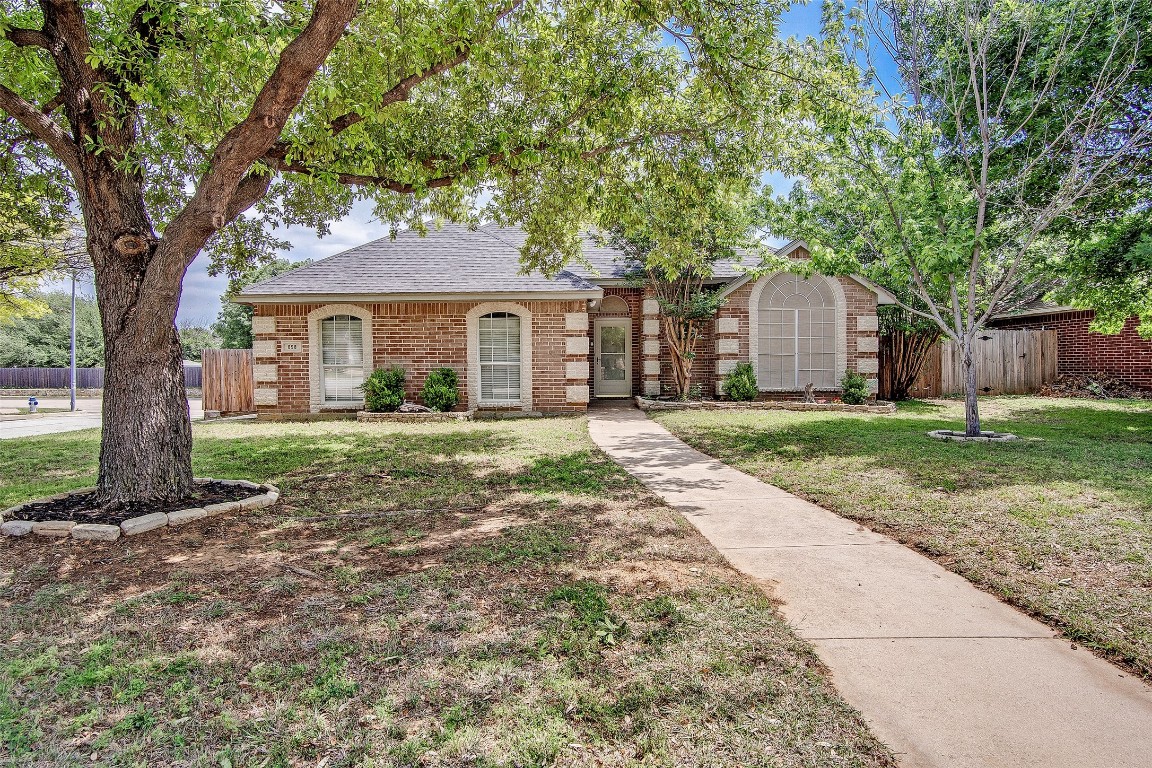 858 Valley Green Court Burleson TX 76028