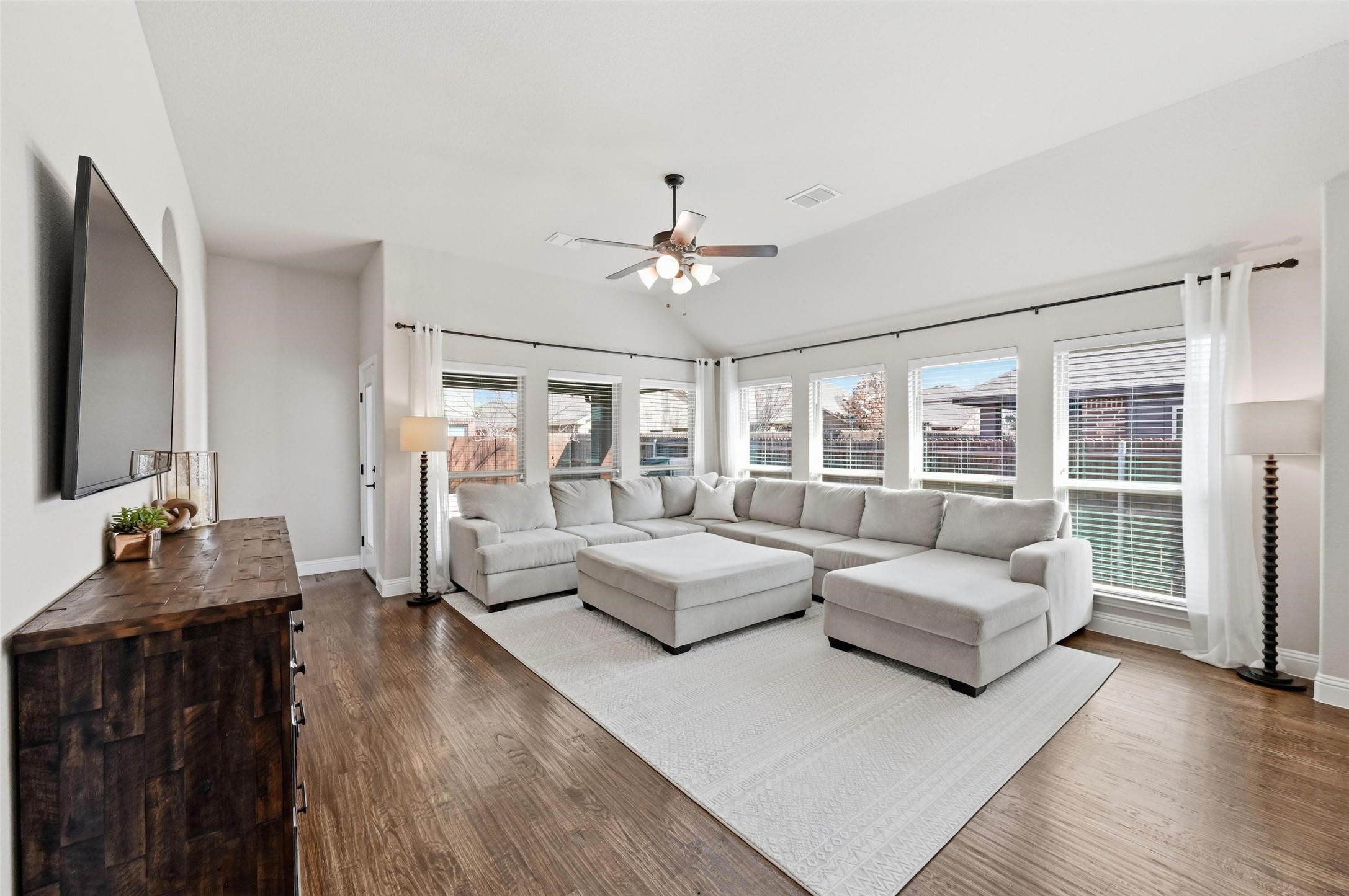 8805 Cassidy Lane Aubrey TX 76227