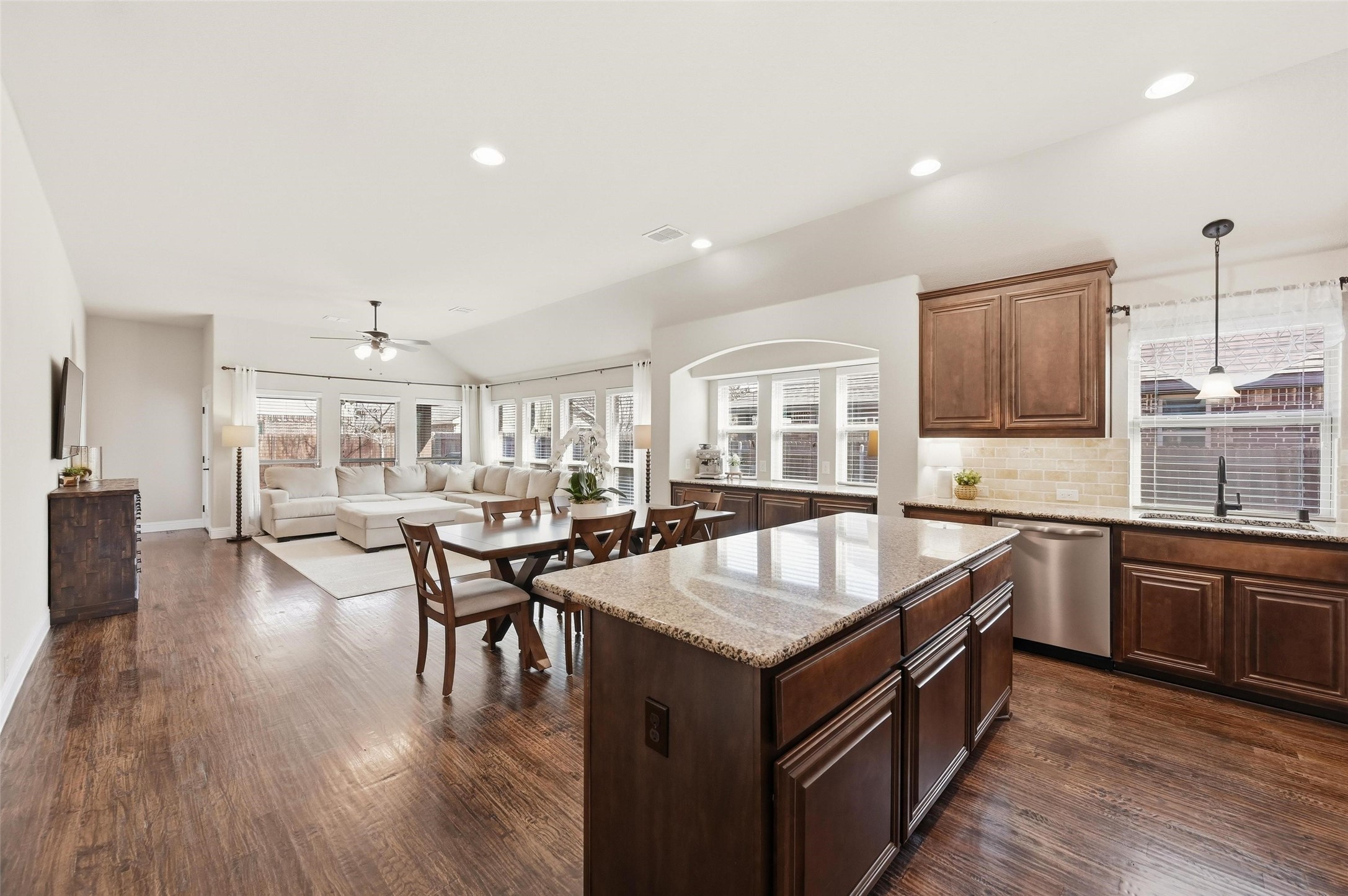 8805 Cassidy Lane Aubrey TX 76227