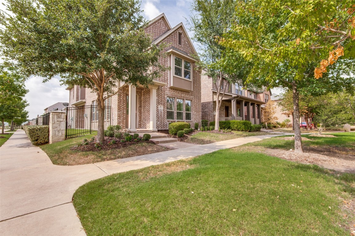 1233 Harris Hawk Way Arlington TX 76005