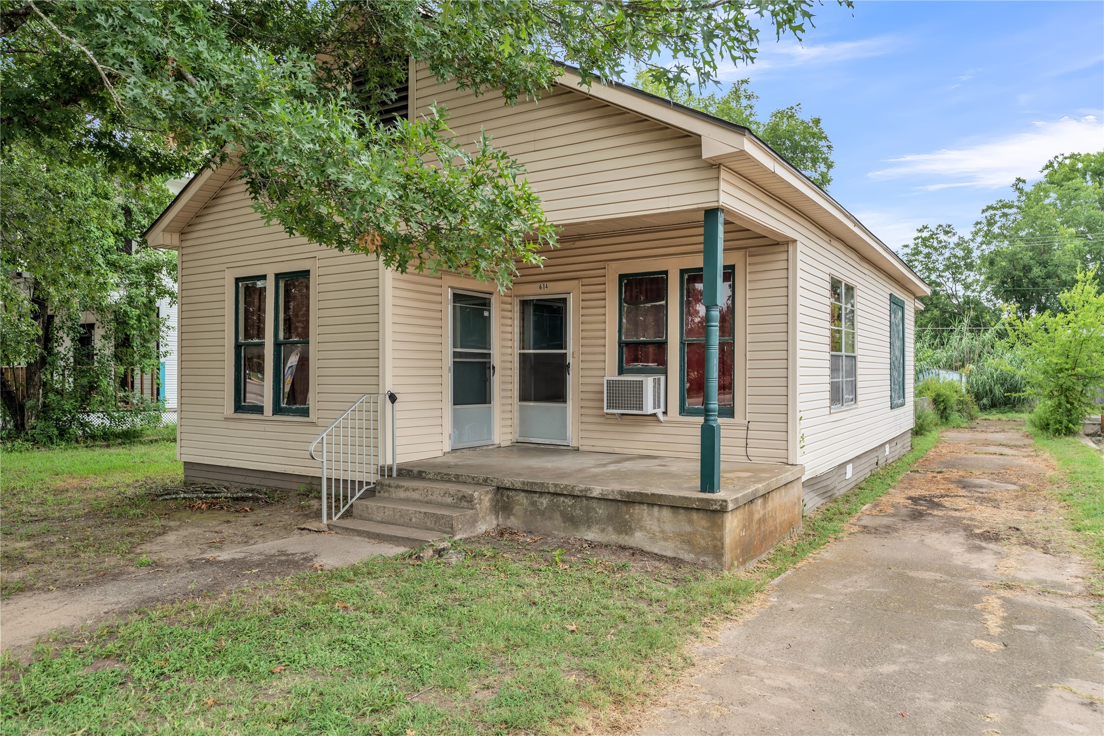 614 Main Street Teague TX 75860