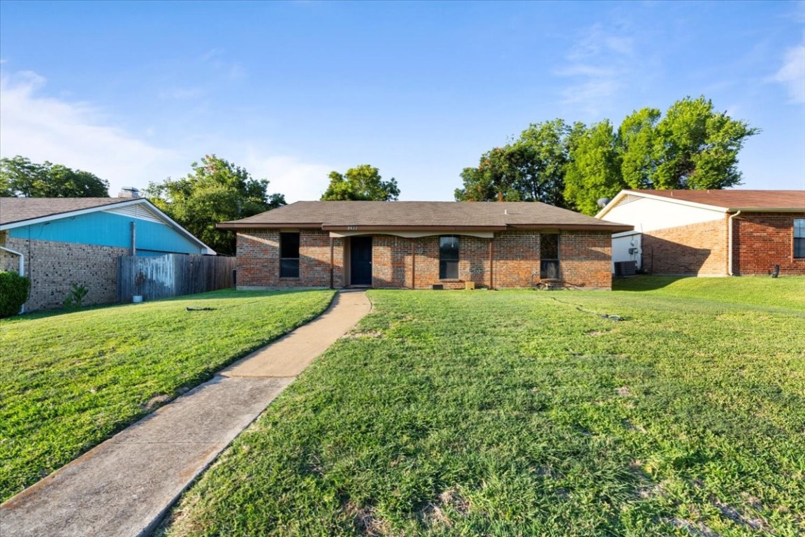 2822 Churchill Way Garland TX 75044