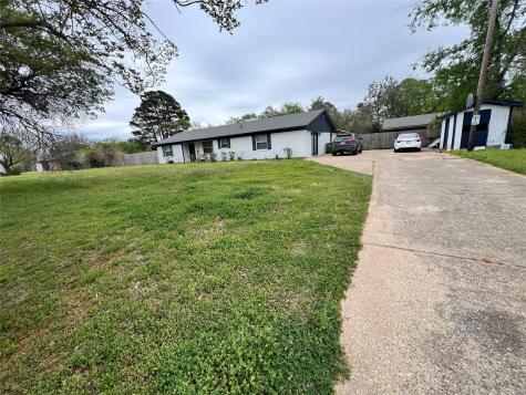 112 Oak Lane Burleson TX 76028