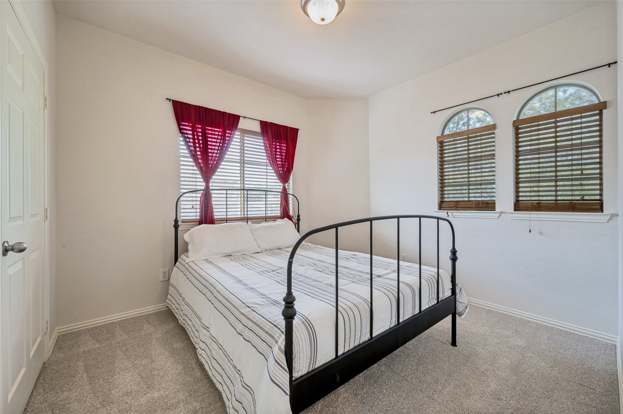 1304 Stone Mountain Parkway Savannah TX 76227