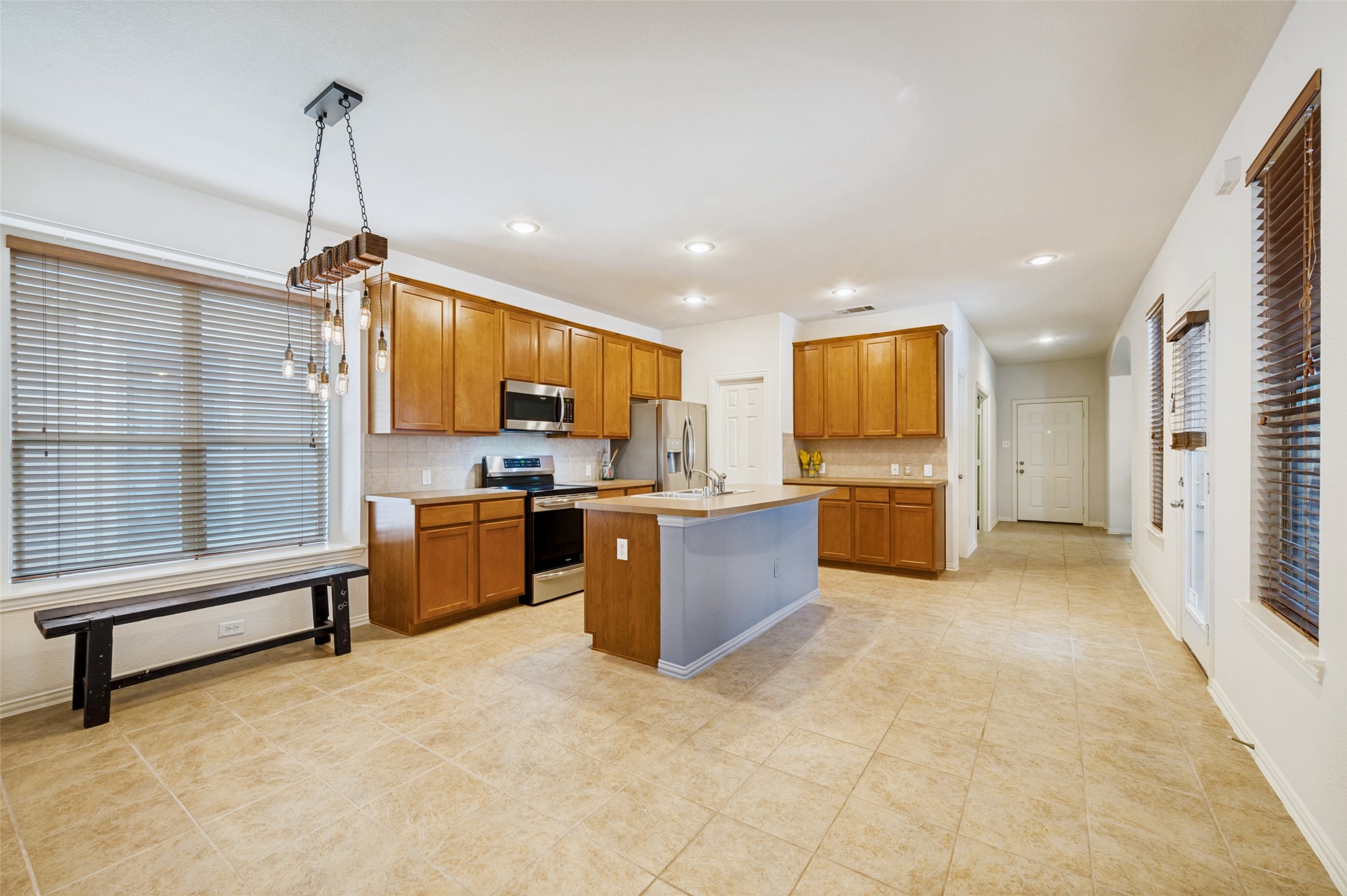 1304 Stone Mountain Parkway Savannah TX 76227
