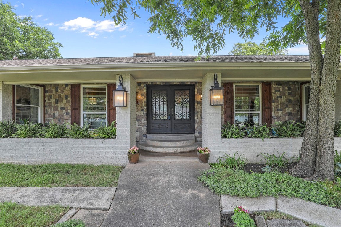 823 S Waco Street Van Alstyne TX 75495