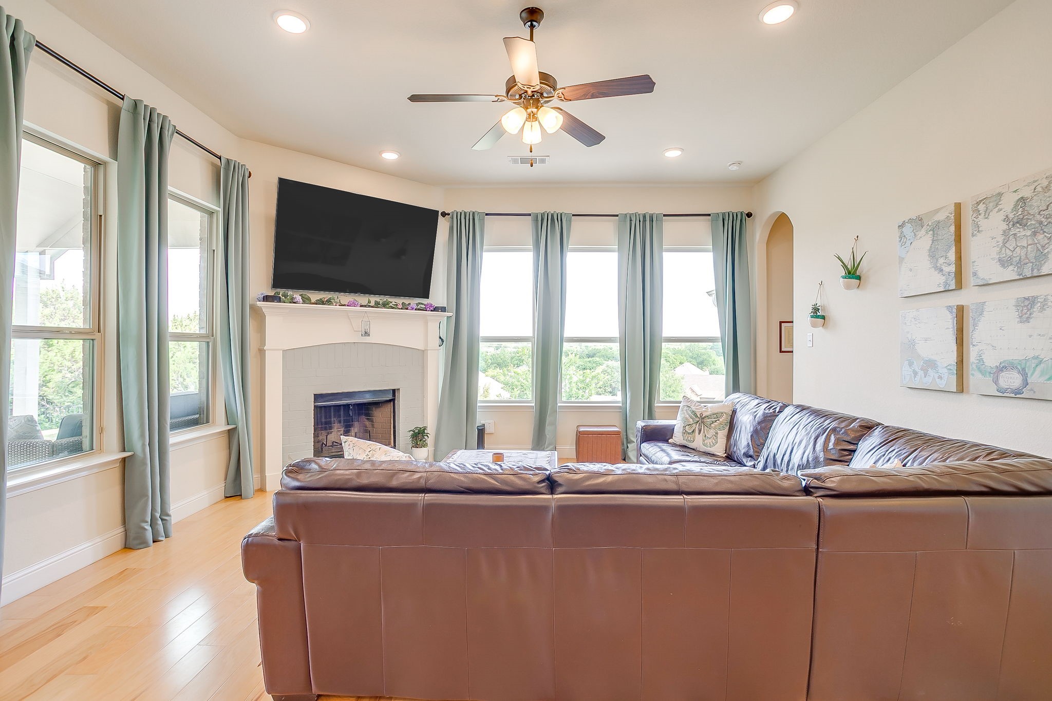 416 Bluffside Trail Benbrook TX 76126