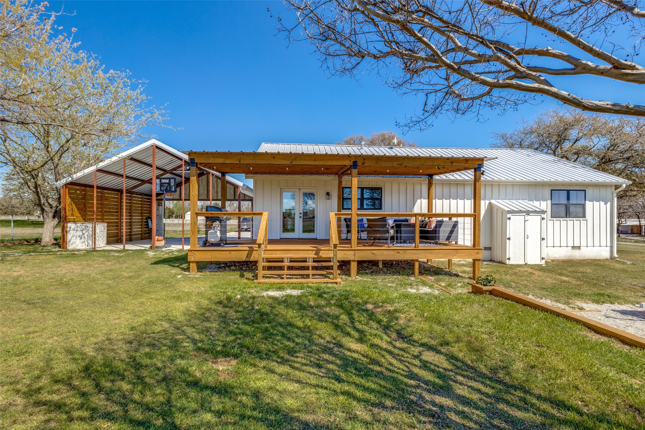320 English Court Springtown TX 76082