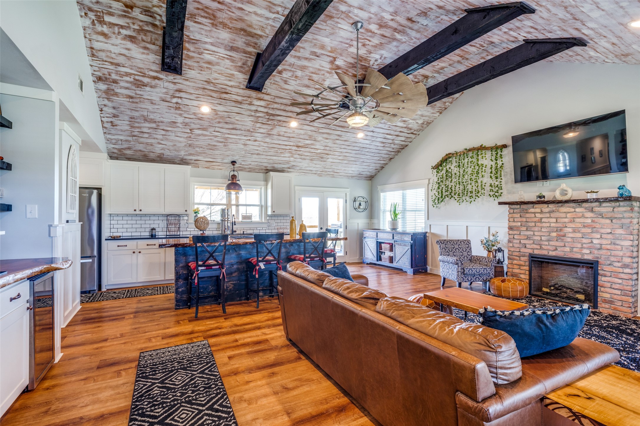 320 English Court Springtown TX 76082