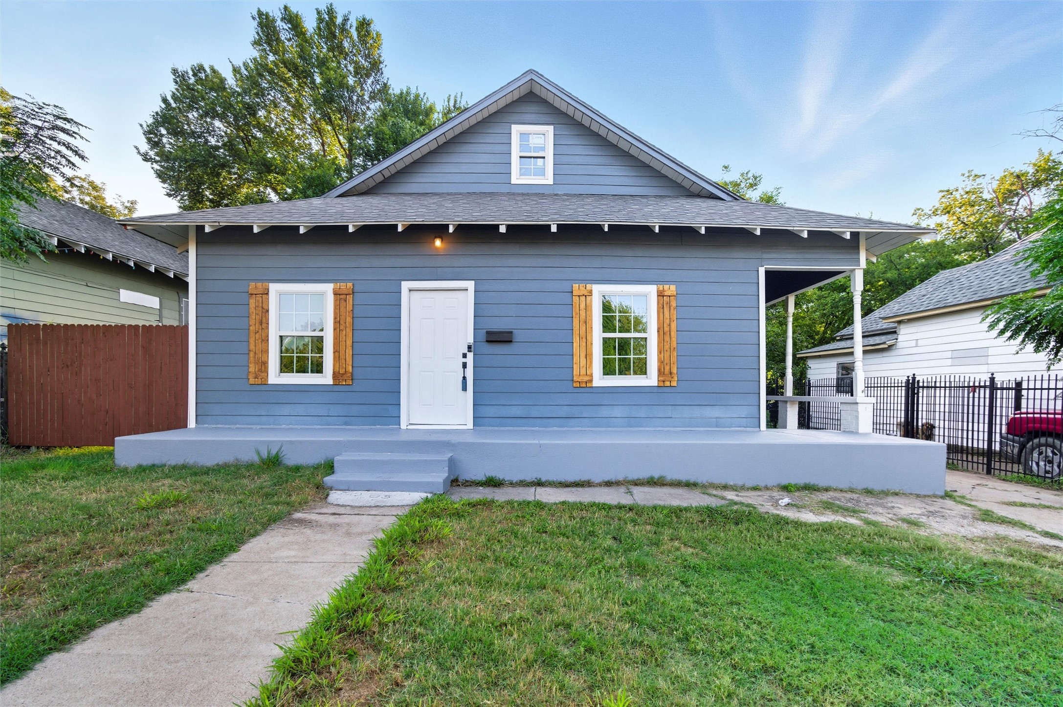 2220 Chestnut Avenue Fort Worth TX 76164