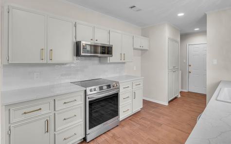 102 S Avenue Q Clifton TX 76634