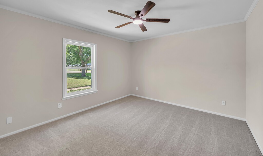 102 S Avenue Q Clifton TX 76634