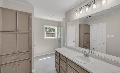 102 S Avenue Q Clifton TX 76634