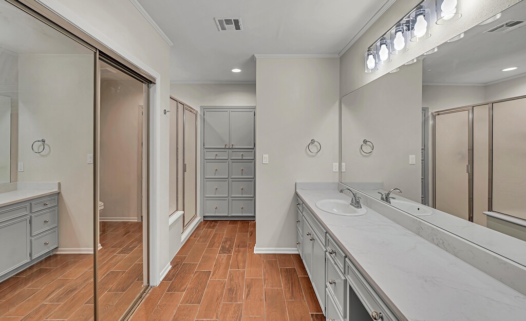 102 S Avenue Q Clifton TX 76634