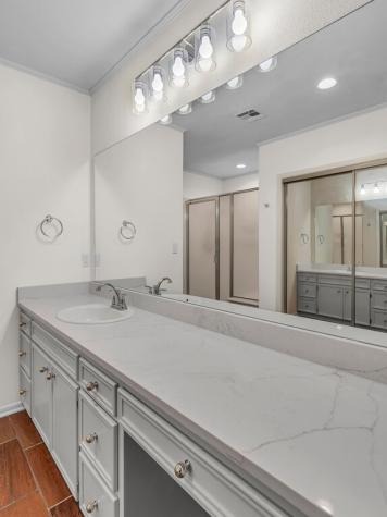 102 S Avenue Q Clifton TX 76634