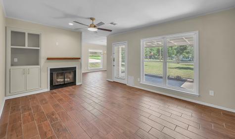 102 S Avenue Q Clifton TX 76634