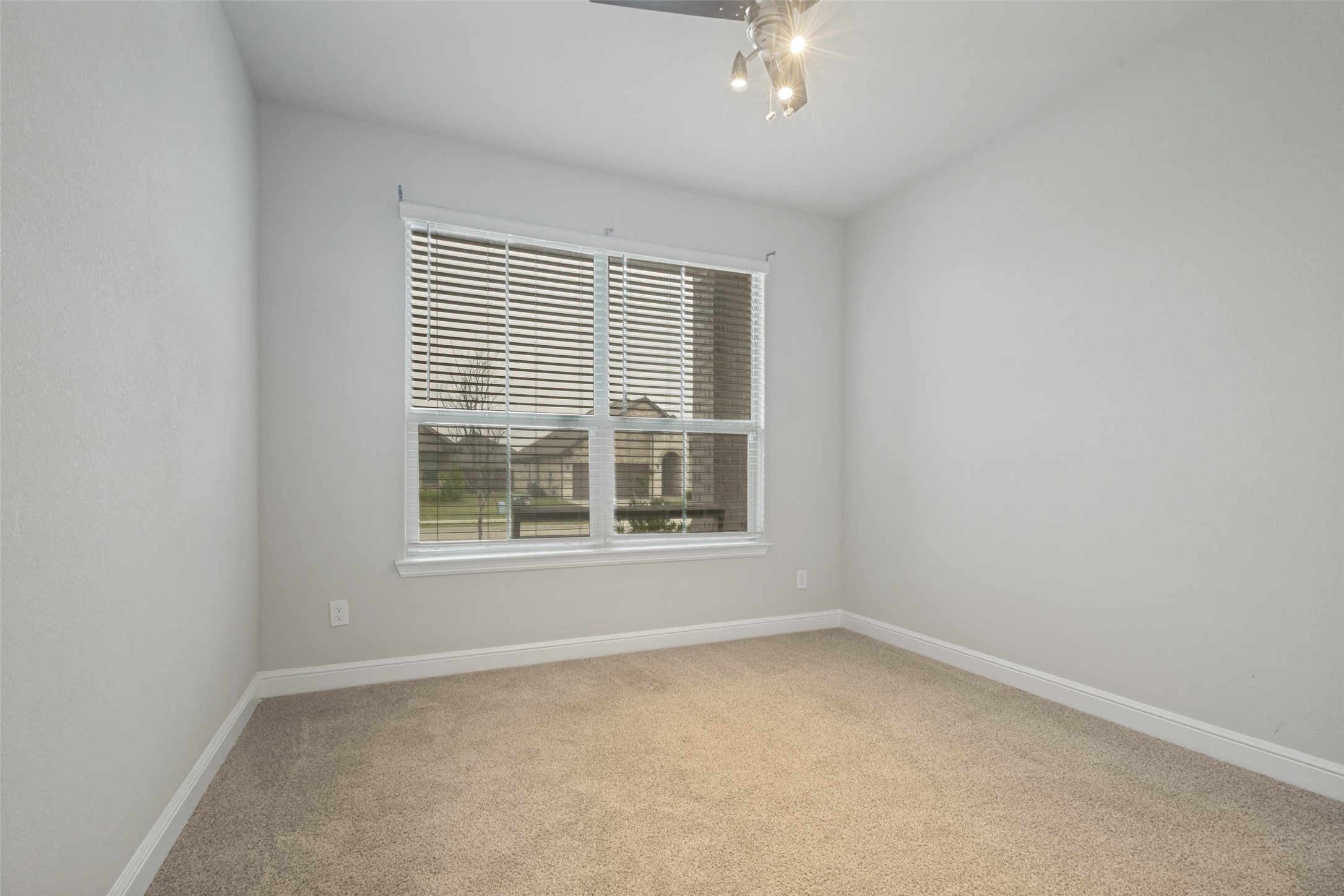 5225 Mountain View Drive Krum TX 76249