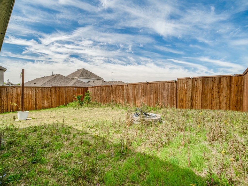 229 Town Park Avenue Princeton TX 75407