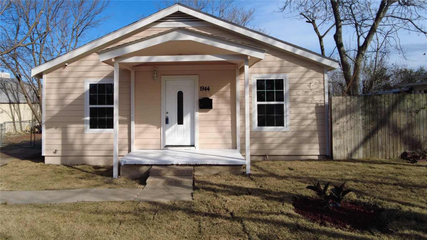 1944 Eden Avenue Haltom City TX 76117