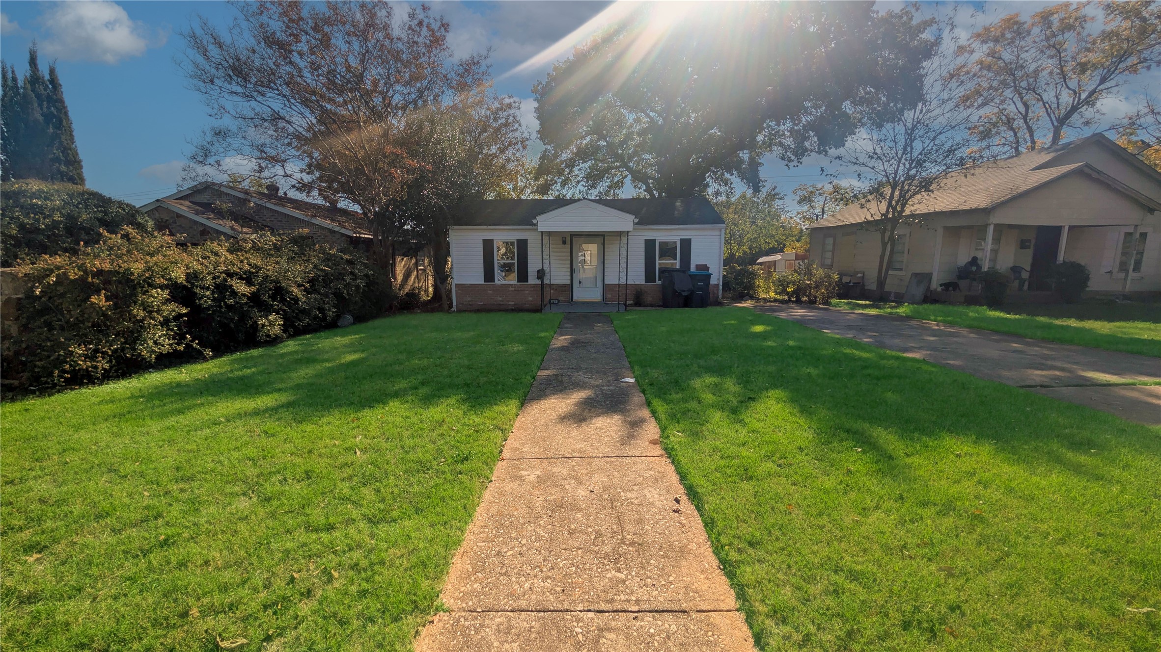 5729 Donnelly Avenue Fort Worth TX 76107
