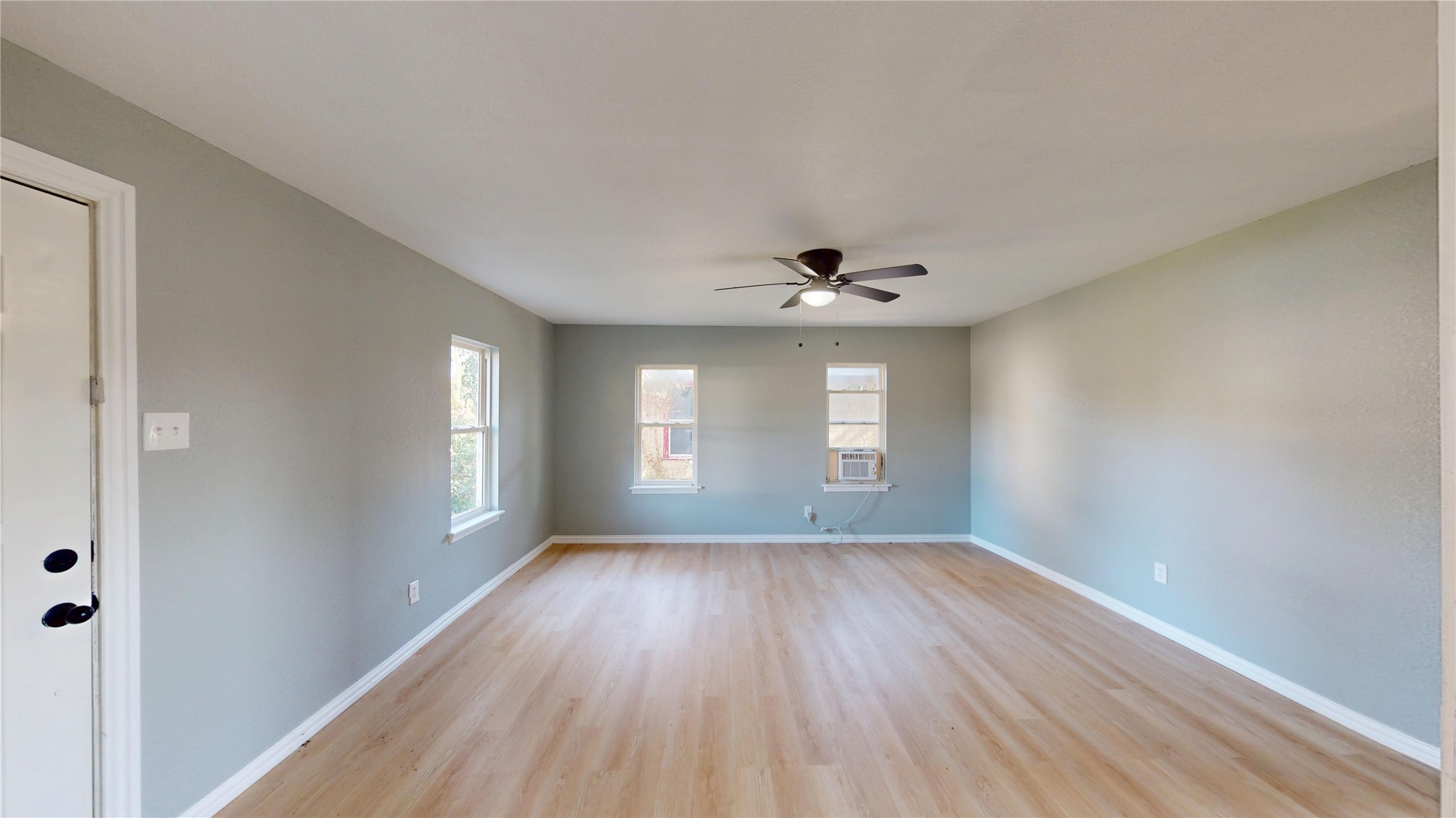 5729 Donnelly Avenue Fort Worth TX 76107