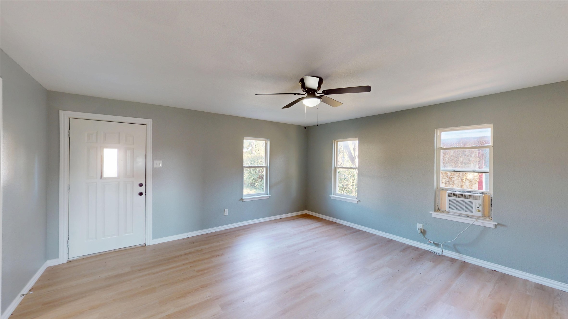 5729 Donnelly Avenue Fort Worth TX 76107