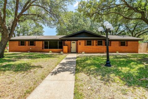 301 SW Dian Street Burleson TX 76028