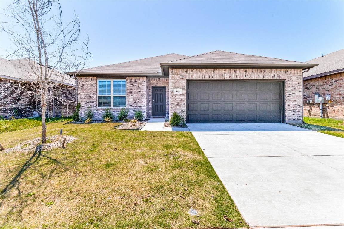 919 Hurstwood Drive Van Alstyne TX 75495