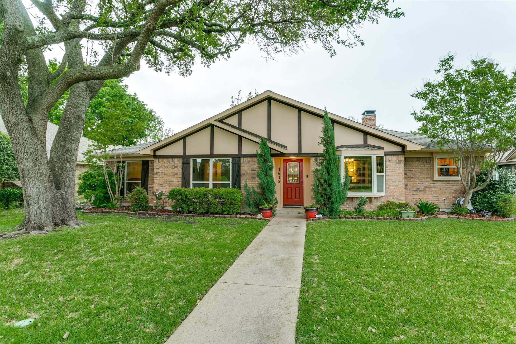 1619 Drake Drive Richardson TX 75081