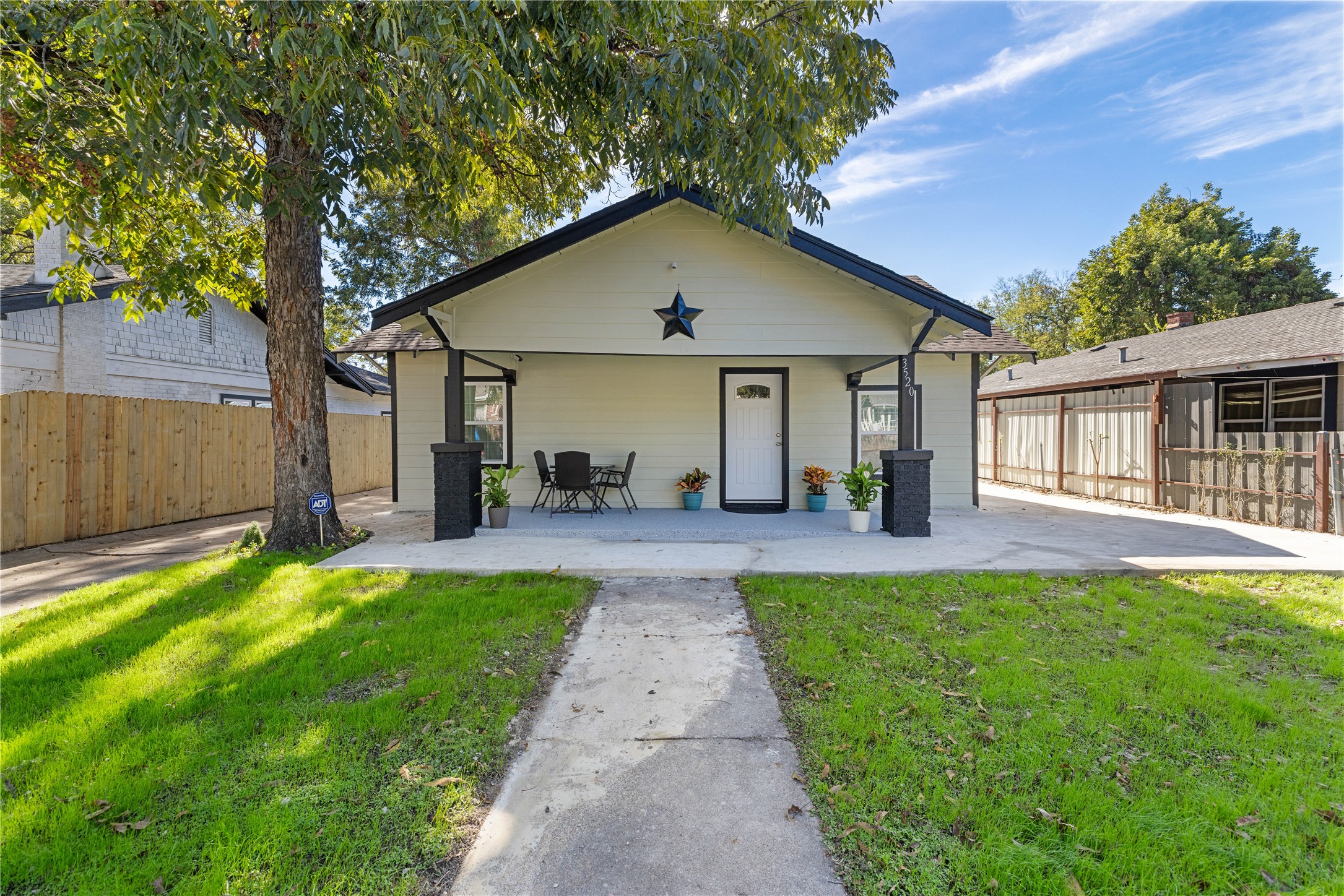 3520 Avenue N Fort Worth TX 76105