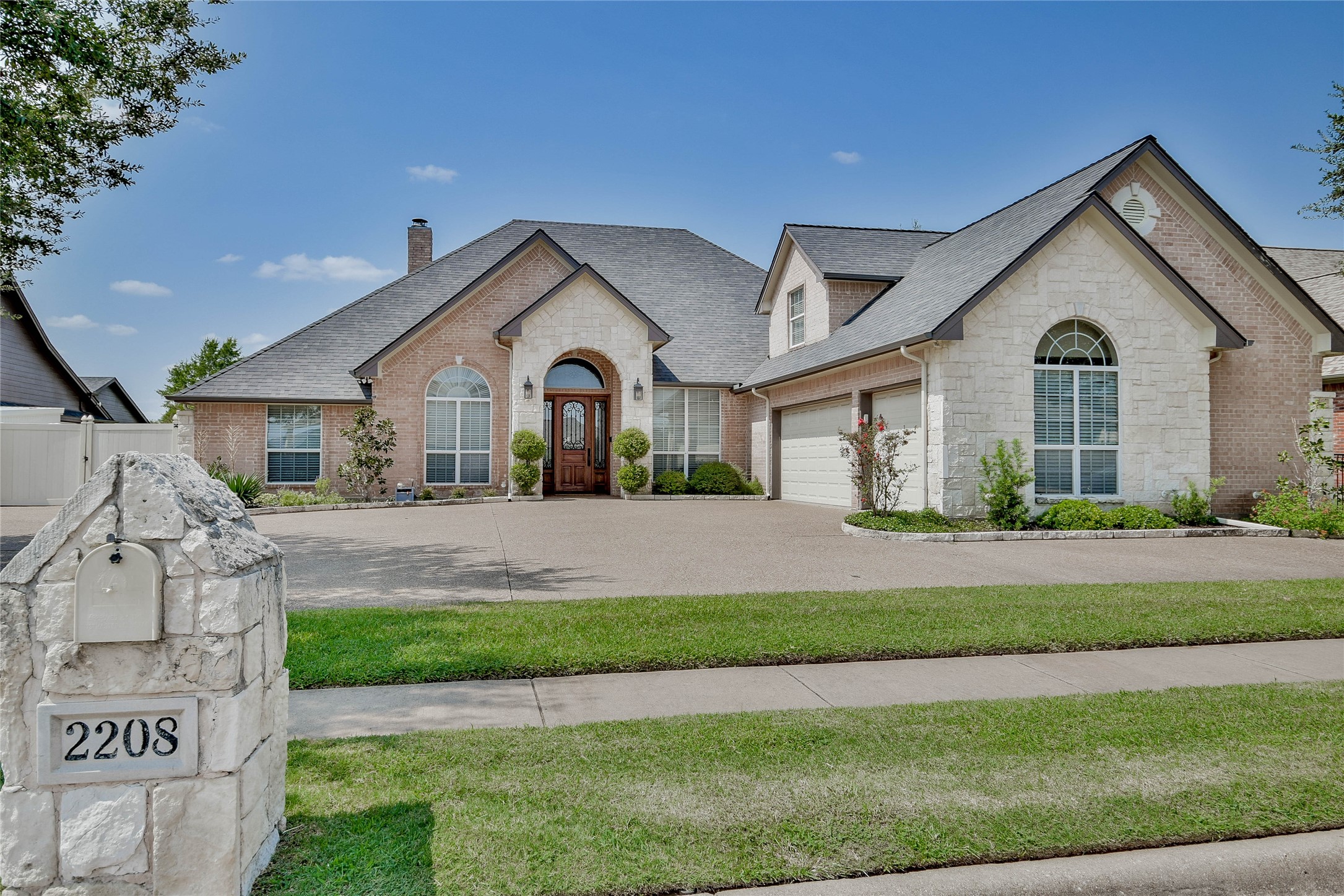 2208 Waters Edge Drive Granbury TX 76048