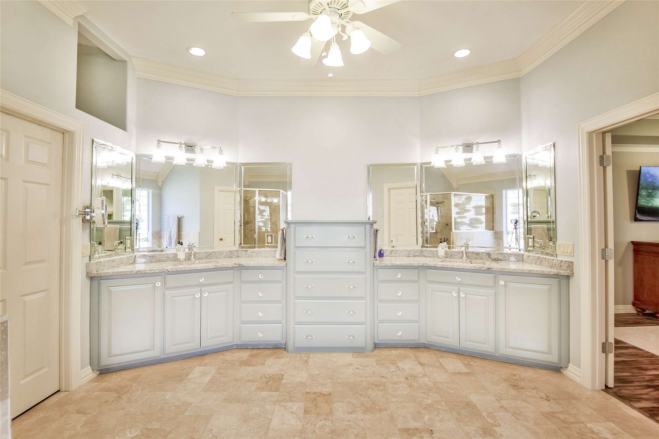 2208 Waters Edge Drive Granbury TX 76048
