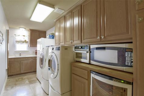 2208 Waters Edge Drive Granbury TX 76048
