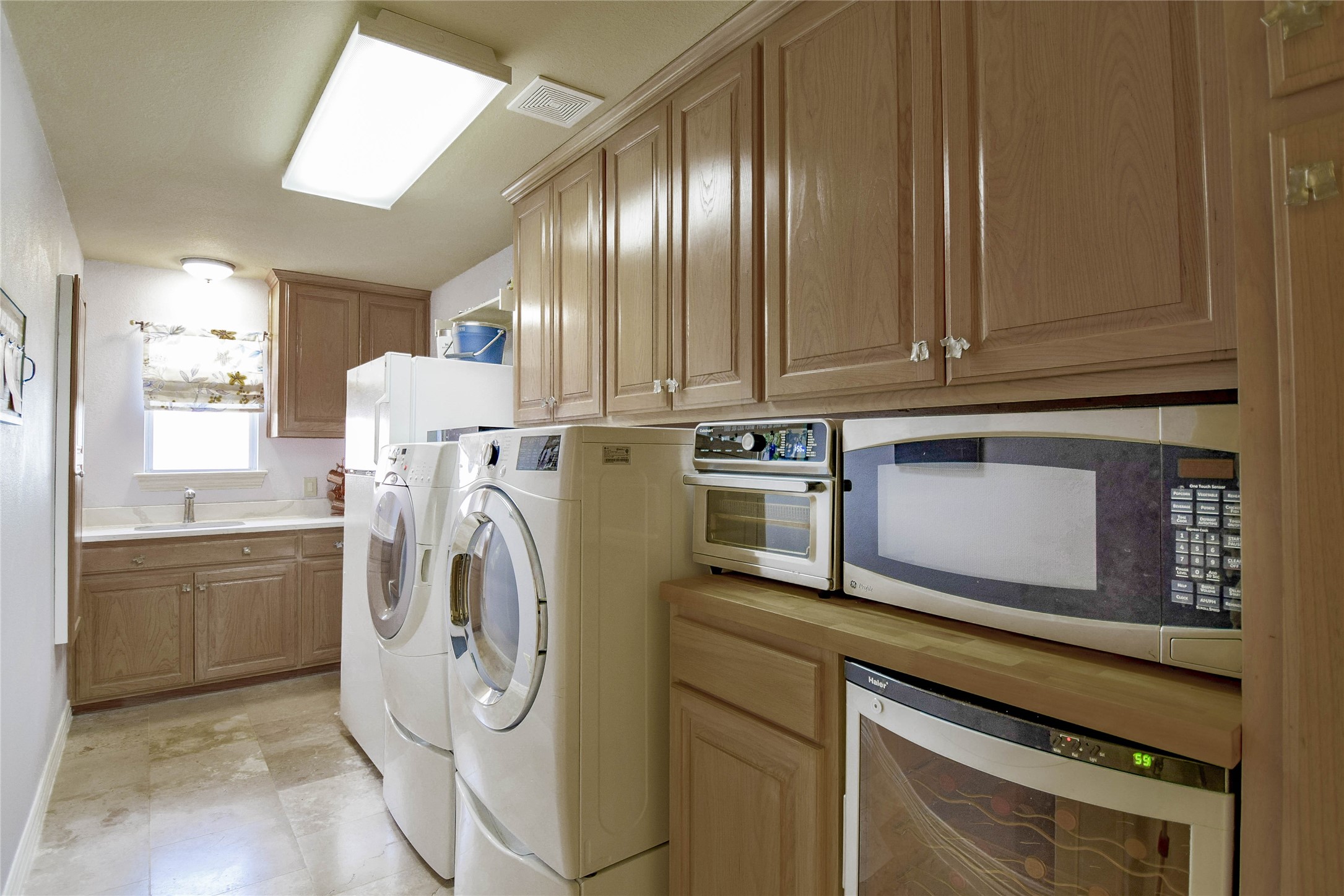 2208 Waters Edge Drive Granbury TX 76048