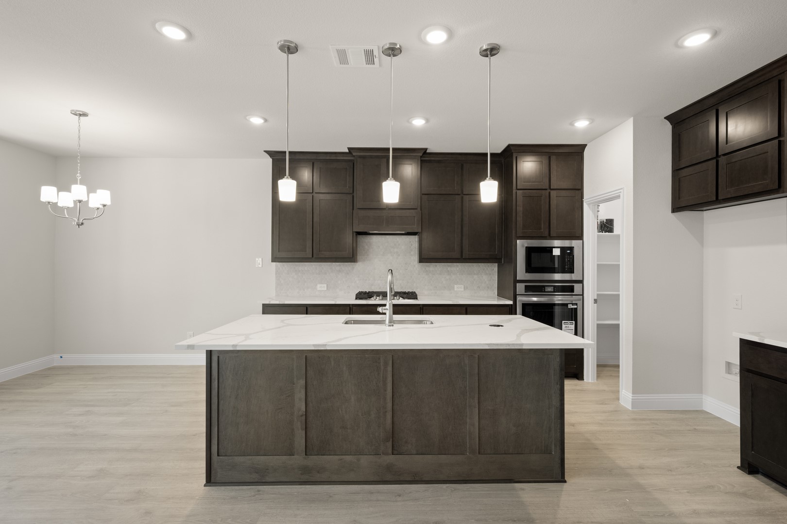 931 Richard Pittmon Drive Desoto TX 75115