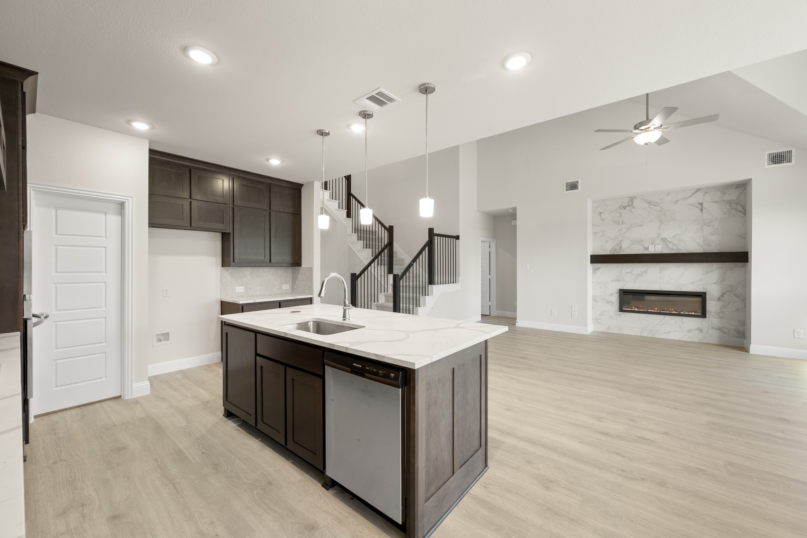 931 Richard Pittmon Drive Desoto TX 75115