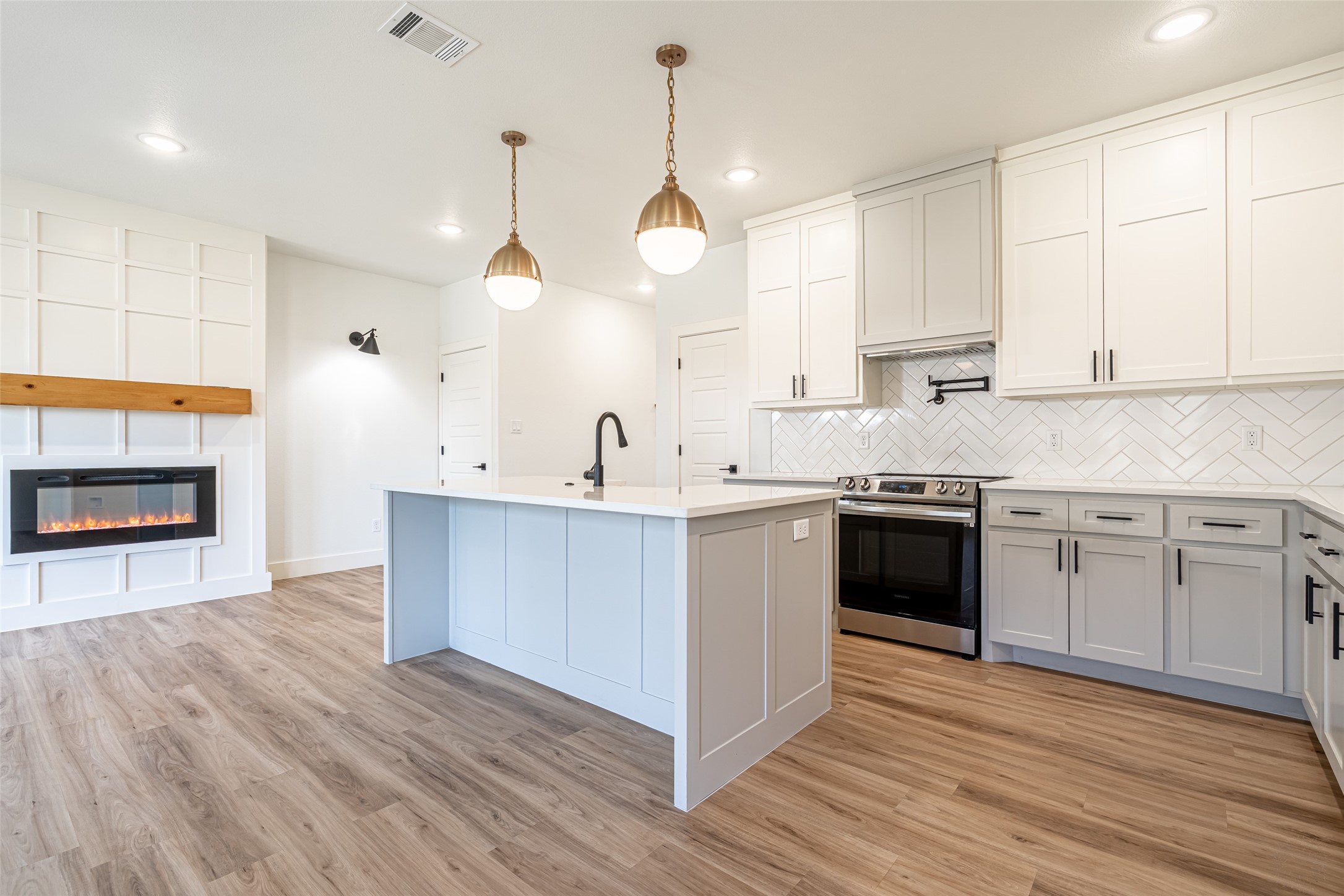 924 Arkansas River Drive Granbury TX 76048