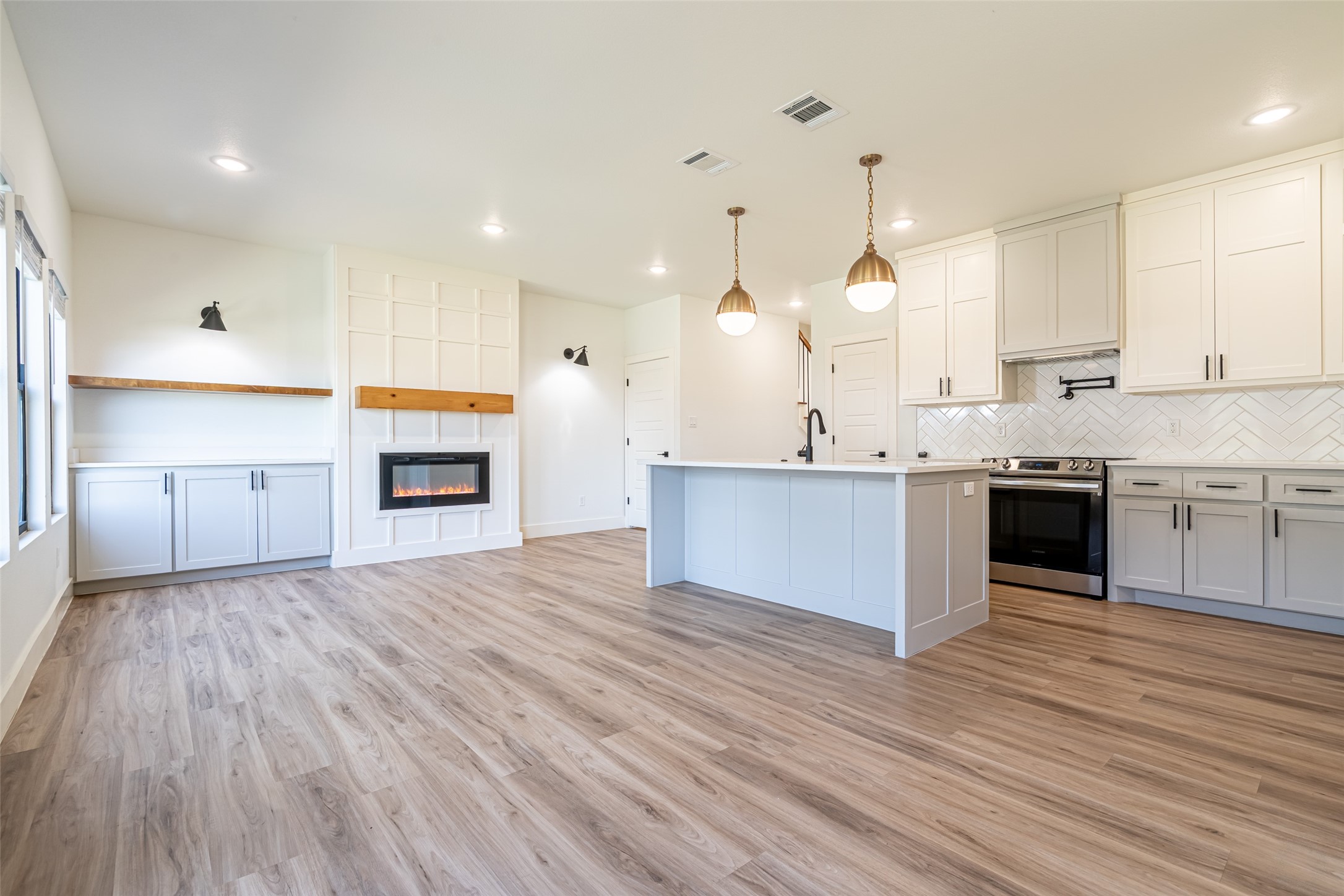 924 Arkansas River Drive Granbury TX 76048