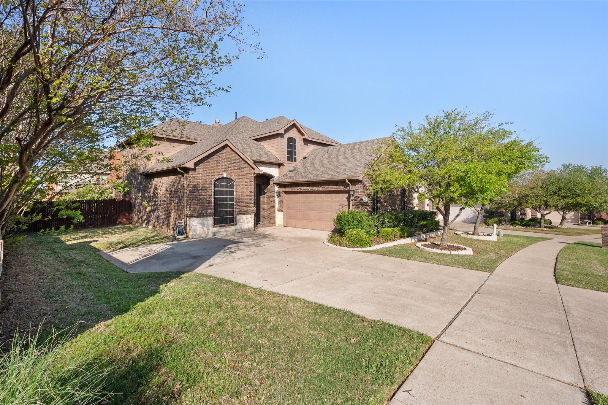 8222 Holly Hock Drive Arlington TX 76001