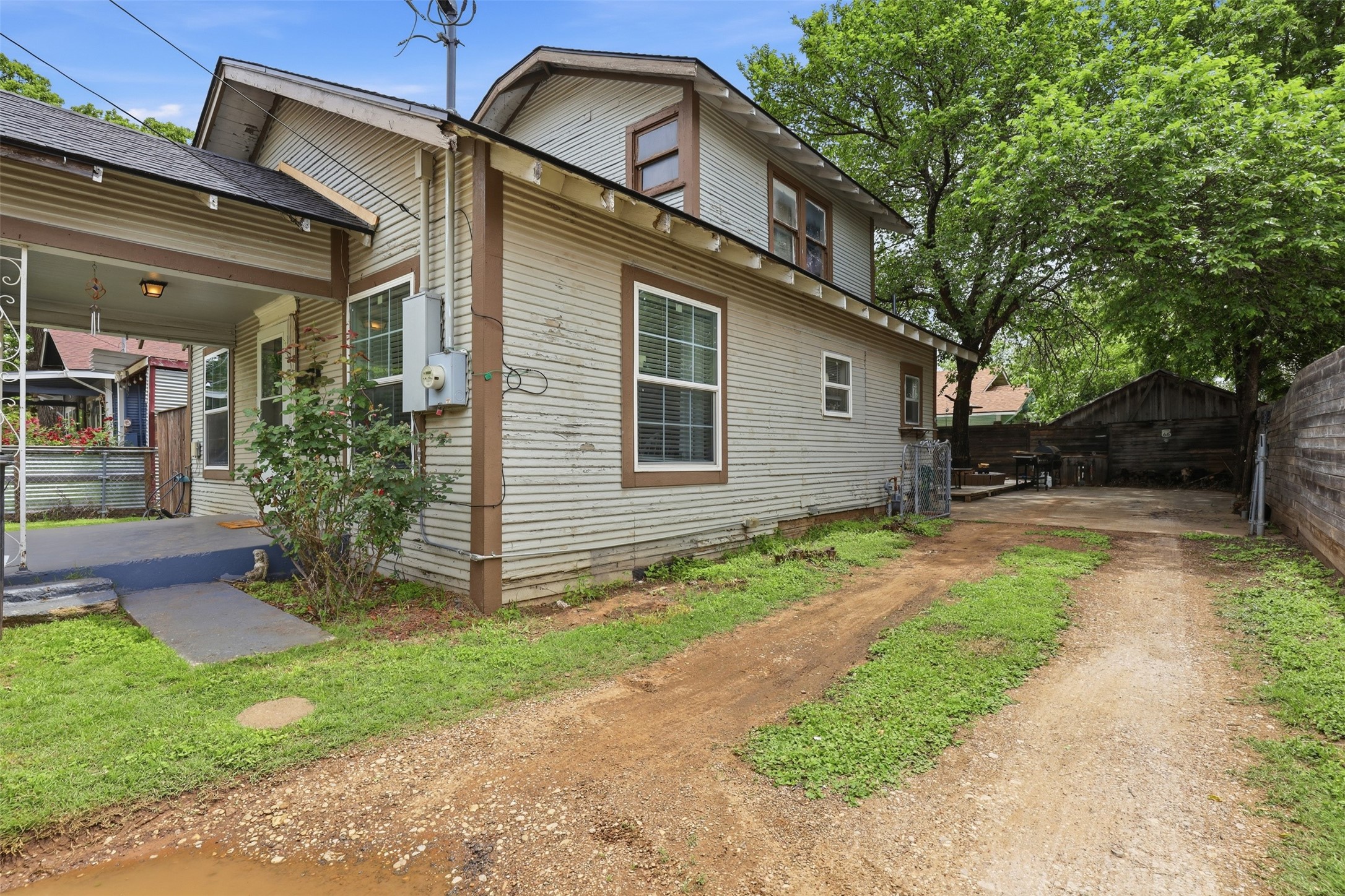 106 May Avenue Cleburne TX 76031